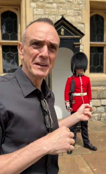 Simpsons star tries to crack King’s Guard composure