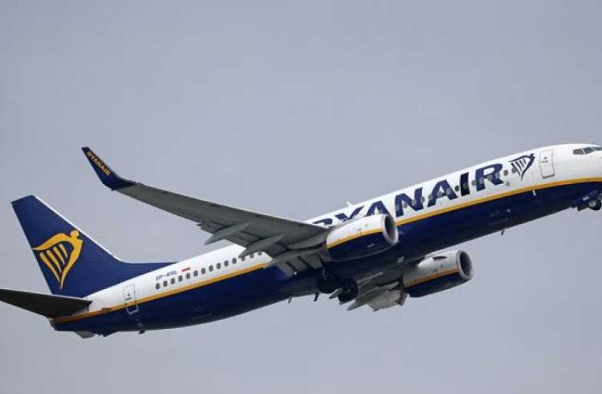 Ryanair: Several injured on 'dangerous flight' after plane collides with 'supercell'