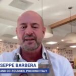 Man takes tip back after waitress publicly humiliates him by demanding 10% tip