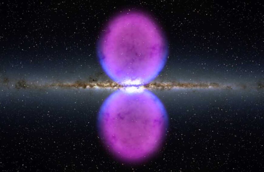 'Ice cube' clouds found at galaxy's centre shouldn't exist – and hint at recent black hole explosion