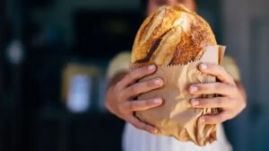 Office worker's habit of talking about food has caused major workplace etiquette…