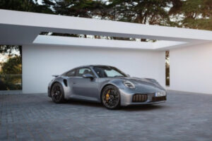 Porsche unveils hybrid version of flagship 911 Turbo S