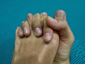 Finger and toe interlocking exercise – a practice that makes you feel…