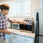 Foods that cannot be heated in the microwave