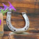 How to choose and hang a horseshoe for good luck