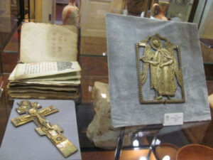 The Mystery of the Golden Suitcase