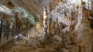 Stalagmites follow a unified math principle, researchers find