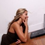 How to communicate in a public chat? 10 tips for beginners.
