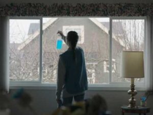 Housekeeper's Revelation: Girl Tells How Very Rich People Live