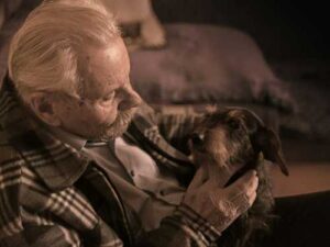 An elderly neighbor told why he saves money every month