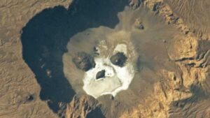 Saharan Abyss Reveals Grim Skull-Like Feature from Orbit