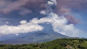 Etna’s Future Blows: Researchers Find New Prediction Method