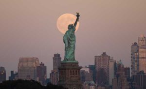 Super Harvest Moon Display: Global Images of the Biggest, Brightest Moon