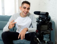 How to become a video blogger?