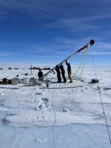 Antarctic Ice Core: 6 Million Years Old, Holds Trapped Prehistoric Air, Breaks…
