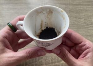 How to read coffee grounds?