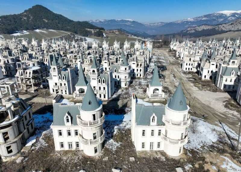 Creepy ‘Ghost Town’: Hundreds of Abandoned Disney Castle Homes Frozen in Time