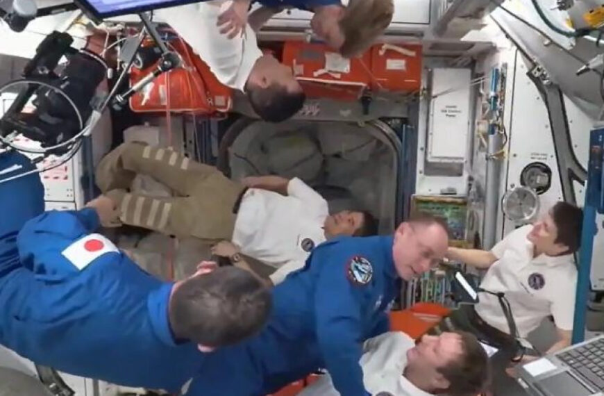 SpaceX Dragon Delivers Crew-11 to International Space Station