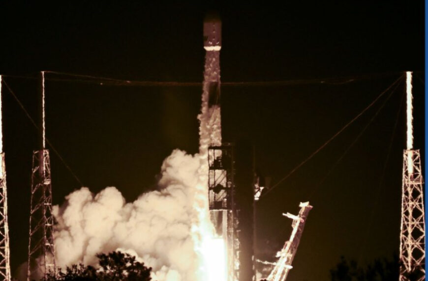 SpaceX Launch Adds Dozens of Satellites to Amazon’s Broadband Network