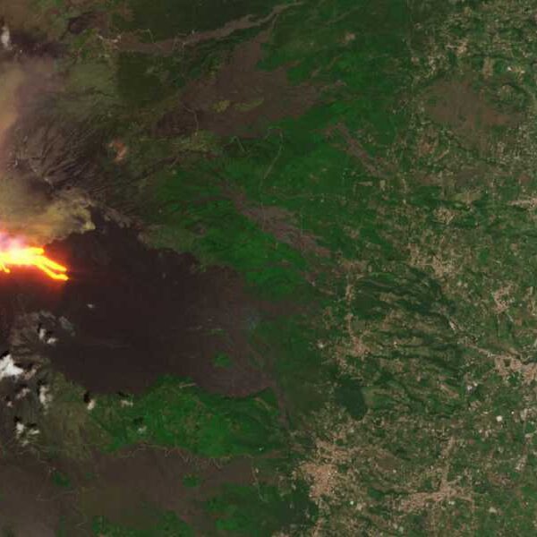 ‘River of Fire’ Flows from Mount Etna During ‘Crazy’ Explosive Eruption –…