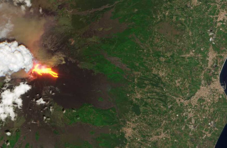 ‘River of Fire’ Flows from Mount Etna During ‘Crazy’ Explosive Eruption –&hellip;