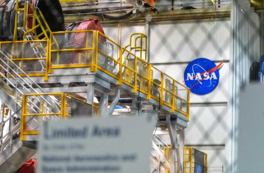 Experts alarmed by White House proposal for ‘largest single-year NASA funding cut…