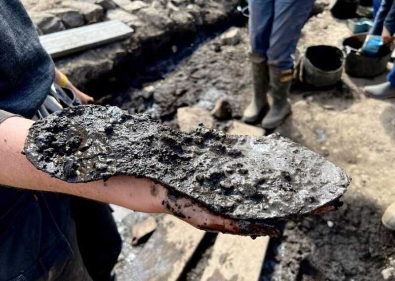 Surprisingly large Roman shoe found in northern England
