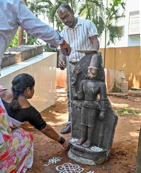 700-year-old Vishnu statue washes up on Indian beach