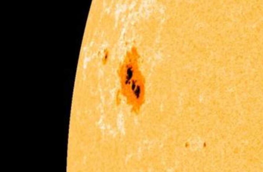 Giant ‘Senior Citizen’ Sunspot Makes Third Circumnavigation of Sun, Could Break Century-Long&hellip;