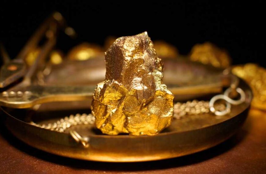 How much gold is there in the world?