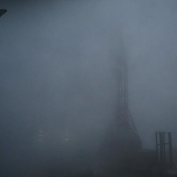 SpaceX Launches 26 Starlink Satellites from California in Fog