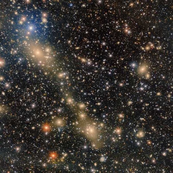 Scientists Capture Bridge of Wandering Stars Being Sucked From One Galaxy to…