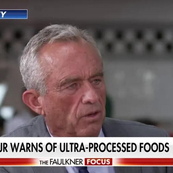 Pregnant woman can’t cope with family member’s garlic obsession while cooking