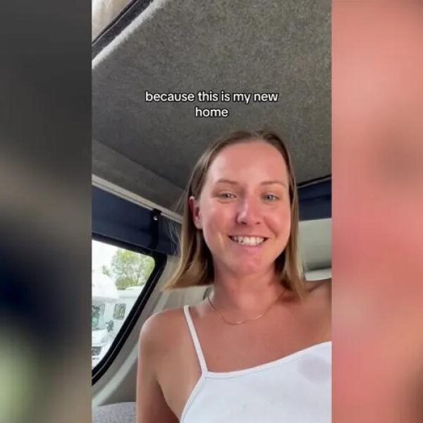 Airplane passenger yells at fellow passenger in ‘hairy’ situation: ‘Your hair is&hellip;