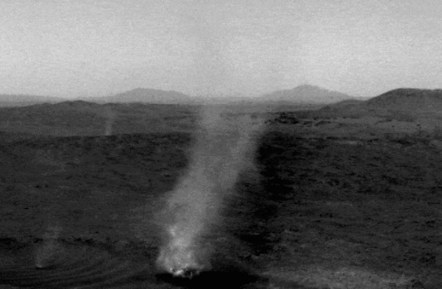 NASA Rover Watches Two ‘Dust Devils’ Collide on Mars in Stunning New&hellip;