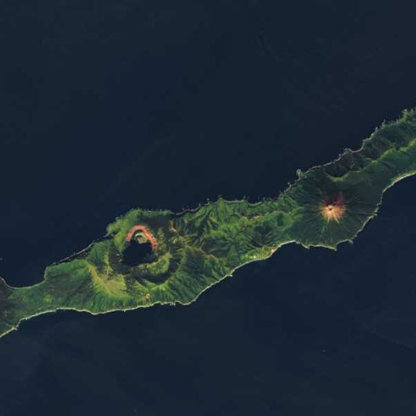 Four volcanoes at secret Soviet military base linked to climate-changing eruption 200…