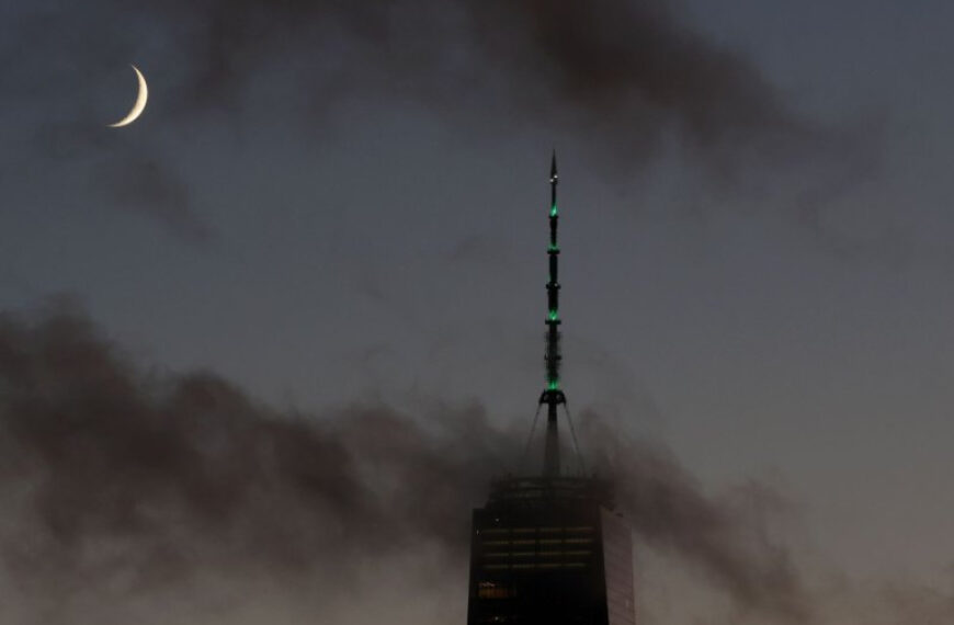 The Moon and Three Planets Will Converge in Friday Morning Sky