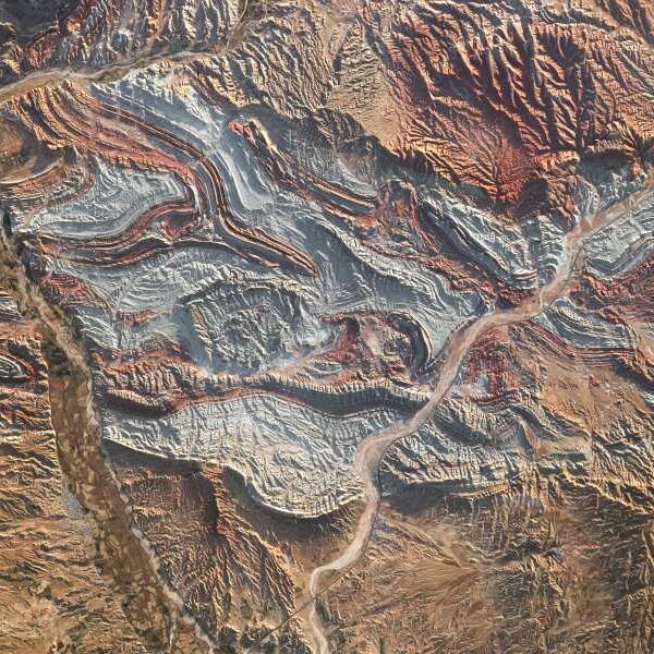 Folded Rocks of Iran: Crumpled Mountains at the Crossroads of Asia and…