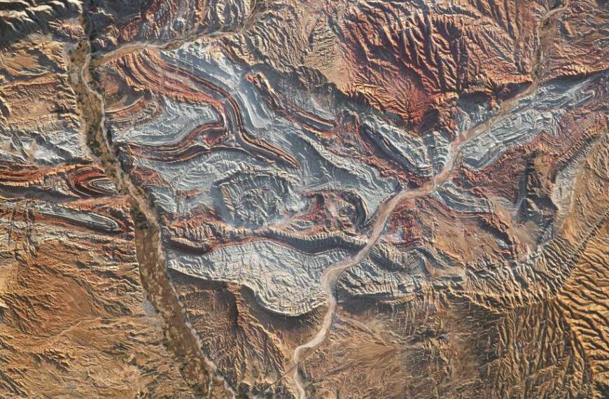 Folded Rocks of Iran: Crumpled Mountains at the Crossroads of Asia and&hellip;