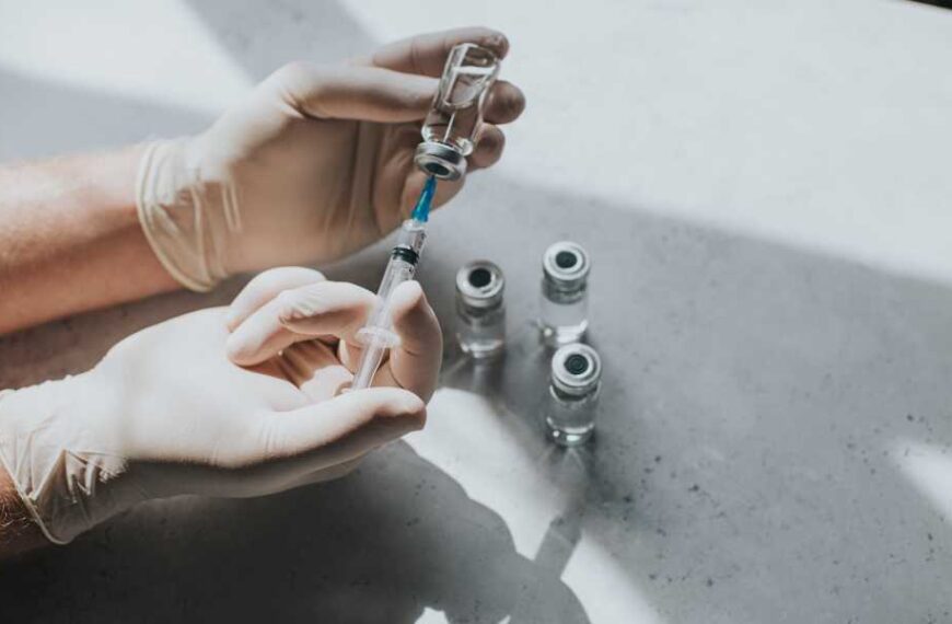 Experimental HIV vaccines show promise in early safety trials
