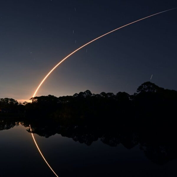 SpaceX Launches Batch of 21 Starlink Satellites into Low Earth Orbit