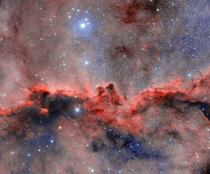 ‘Fighting Dragons’ Illuminate Little-Known Constellation in Southern Sky: Space Photo of the&hellip;