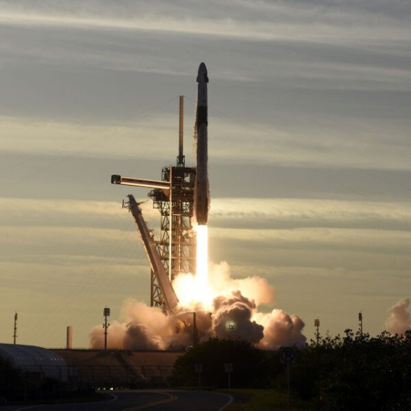 SpaceX Launches 28 Internet Satellites from Florida