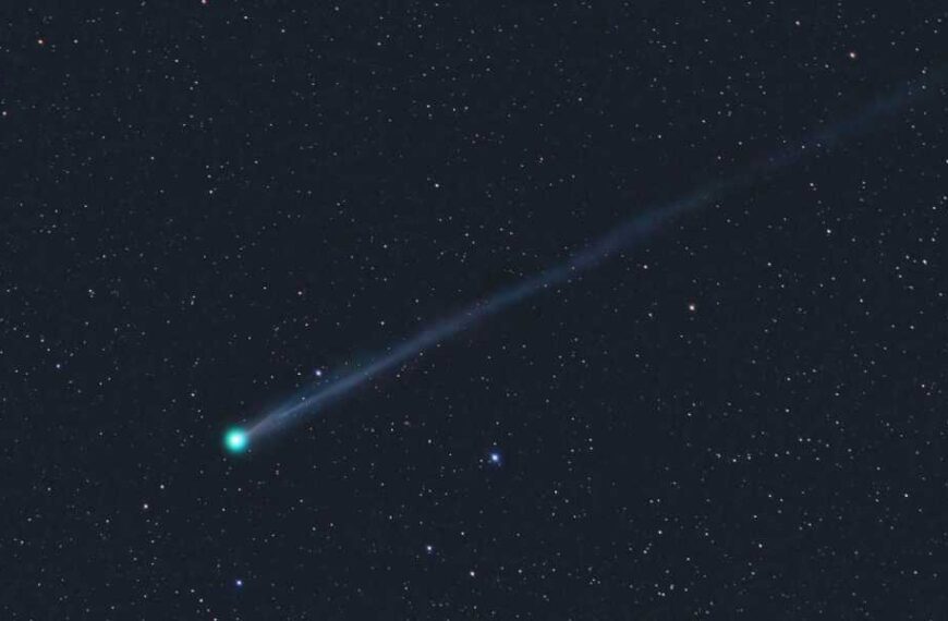 Comet SWAN25F: How to See the Bright Green Comet Just Discovered by&hellip;