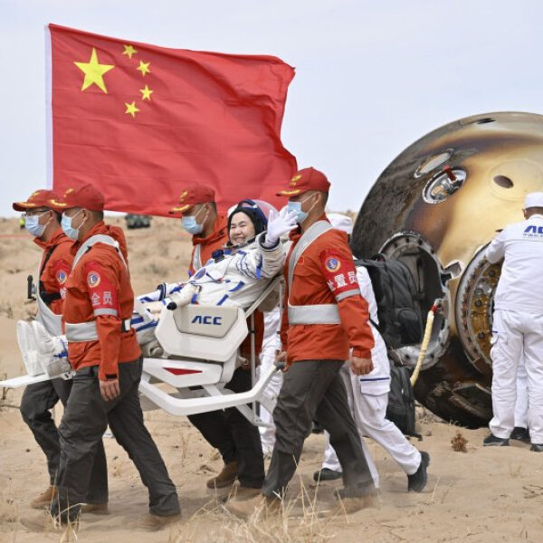 Astronauts from China’s Shenzhou 19 spacecraft return to Earth after six months…