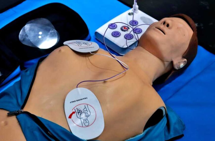Not All Paramedics Use Best Defibrillation Method, Researchers Say