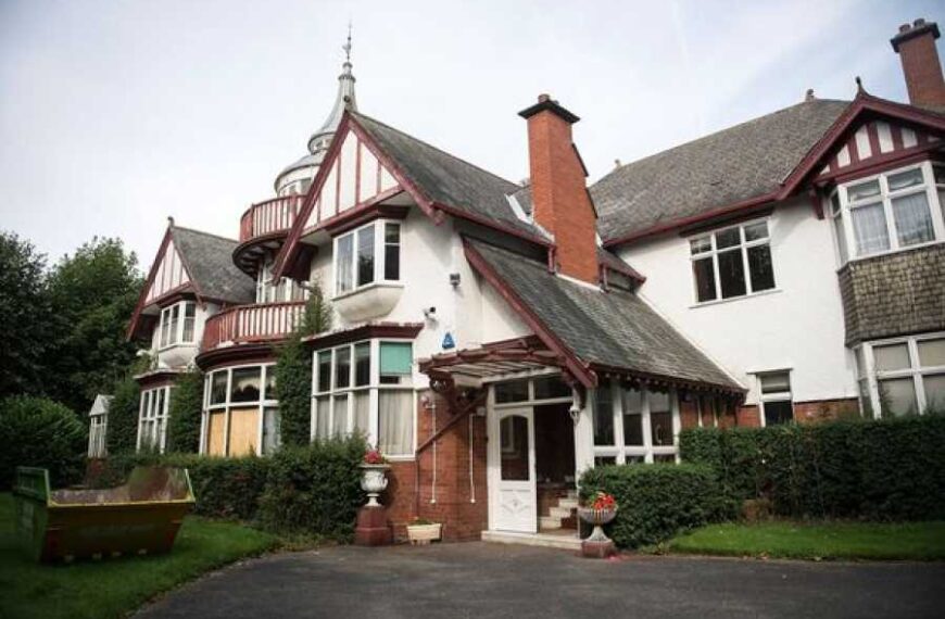 A creepy abandoned 40-room mansion full of relics that have been left&hellip;