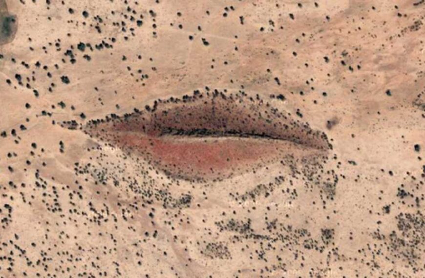 Mysterious Hill in Sudan That Looks Like ‘Land Lips’ – Earth from&hellip;