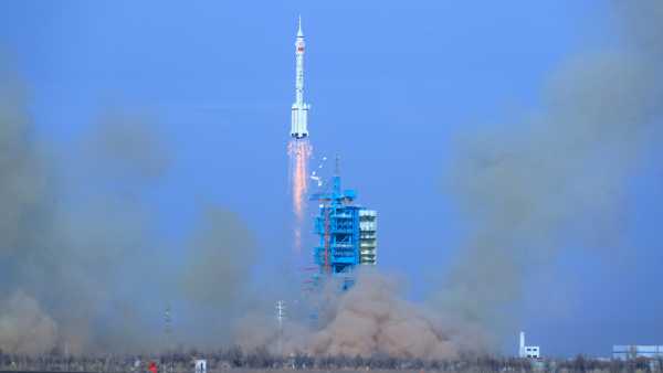 Astronauts’ Rescue: Chinese Space Crew’s Ride Home Arrives