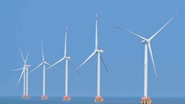 Chine installe la plus grande éolienne flottante du monde pour des essais&hellip;